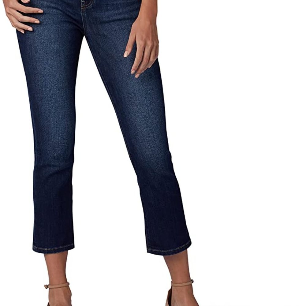 Lee Women's Flex Motion Regular Fit 5 Pocket Capri Jean